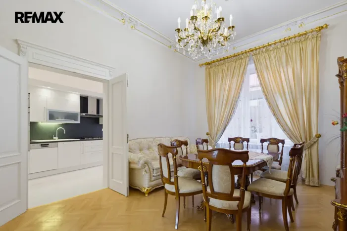 Prodej bytu 3+1, Karlovy Vary, Vřídelní, 104 m2