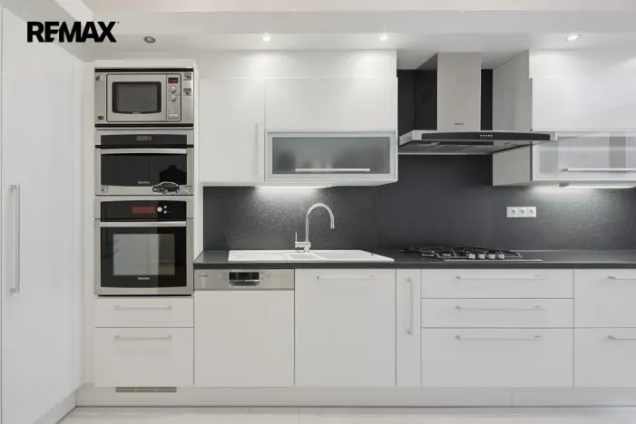 Prodej bytu 3+1, Karlovy Vary, Vřídelní, 104 m2
