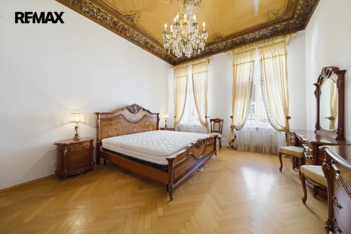 Prodej bytu 3+1, Karlovy Vary, Vřídelní, 104 m2