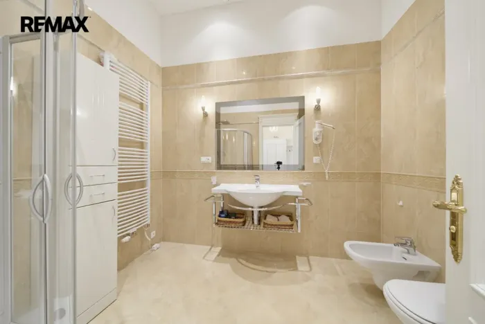 Prodej bytu 3+1, Karlovy Vary, Vřídelní, 104 m2