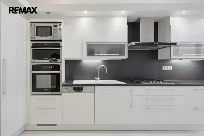 Prodej bytu 3+1, Karlovy Vary, Vřídelní, 104 m2