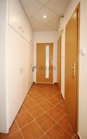 Pronájem bytu 2+1, Praha, Přesličková, 56 m2