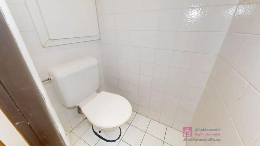 Prodej bytu 1+kk, Břeclav - Poštorná, Nádražní, 32 m2