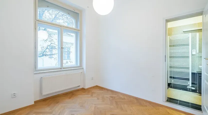 Pronájem bytu 2+kk, Praha, Křižíkova, 59 m2