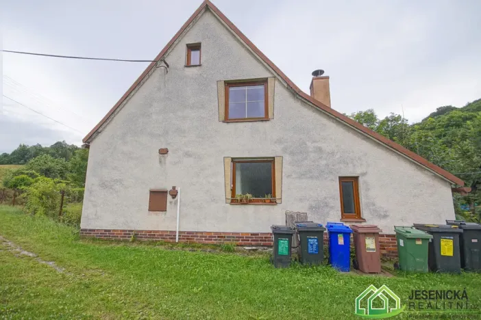 Prodej rodinného domu, Vápenná, 140 m2