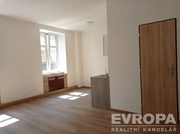 Pronájem bytu 1+kk, Liberec - Liberec II-Nové Město, Široká, 49 m2