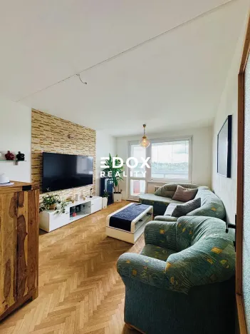 Prodej bytu 3+1, Říčany, Komenského náměstí, 64 m2
