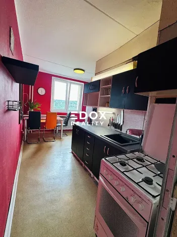 Prodej bytu 3+1, Říčany, Komenského náměstí, 64 m2
