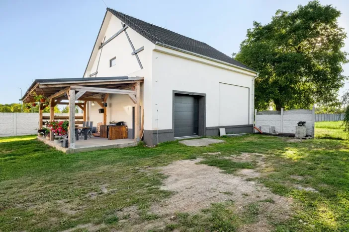 Prodej rodinného domu, Mělnické Vtelno - Radouň, Mělnická, 221 m2