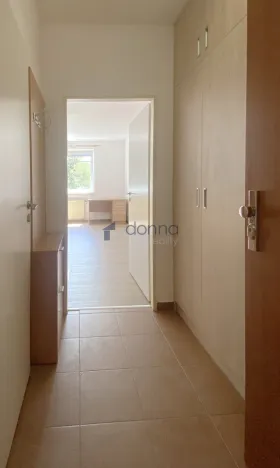 Pronájem bytu 1+kk, Praha, Přípotoční, 26 m2