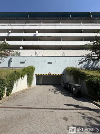 Pronájem garáže, Praha - Vokovice, Irská, 18 m2