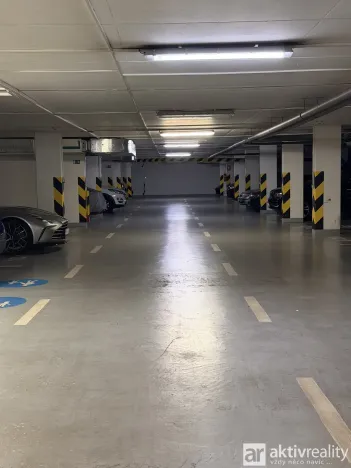 Pronájem garáže, Praha - Vokovice, Irská, 18 m2
