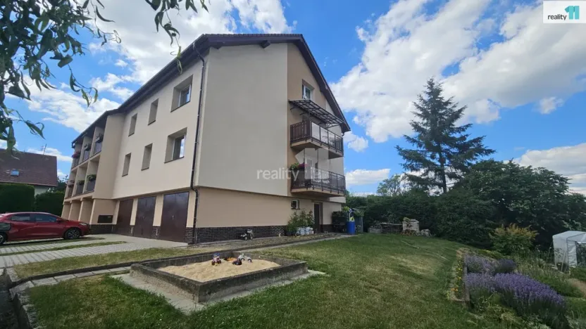 Prodej bytu 1+1, Chyšky, 77 m2