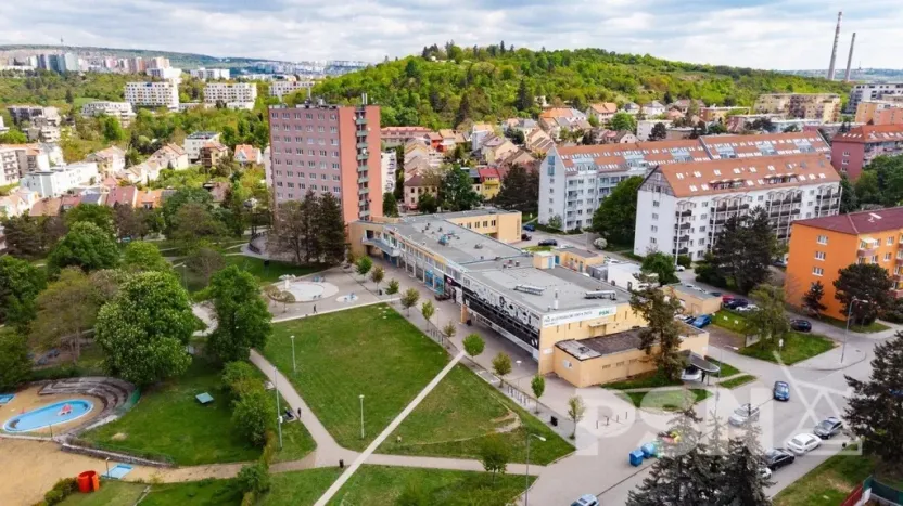 Pronájem kanceláře, Brno - Židenice, Juliánovské náměstí, 142 m2