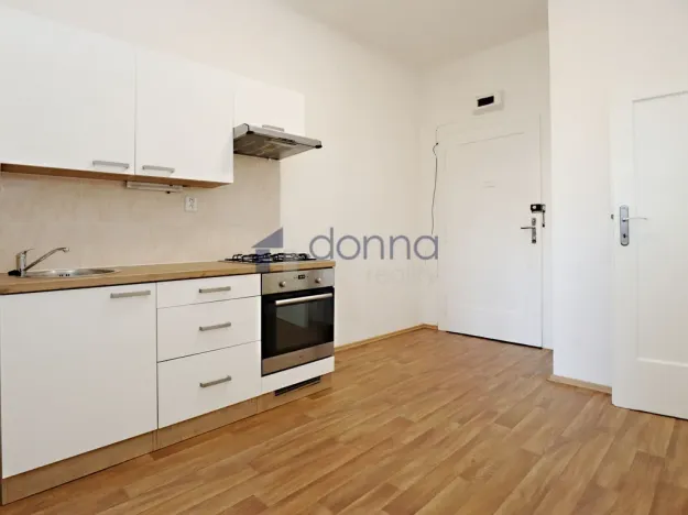 Pronájem bytu 2+kk, Praha, Jankovcova, 51 m2