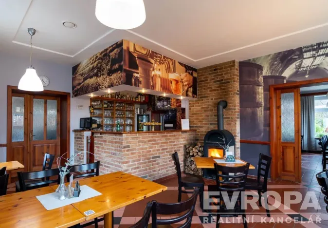 Prodej komerční nemovitosti, Srbsko, K Přívozu, 458 m2