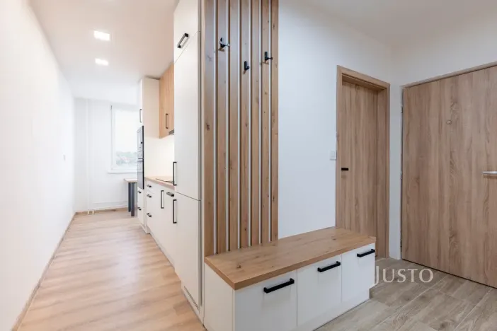 Pronájem bytu 2+1, Zlín, L. Váchy, 54 m2