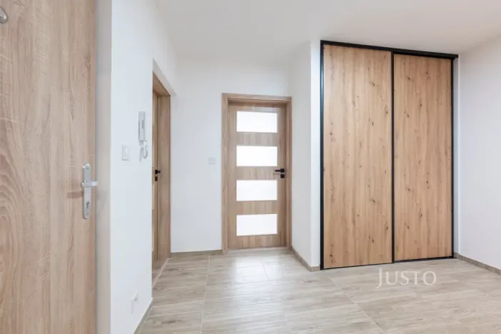 Pronájem bytu 2+1, Zlín, L. Váchy, 54 m2