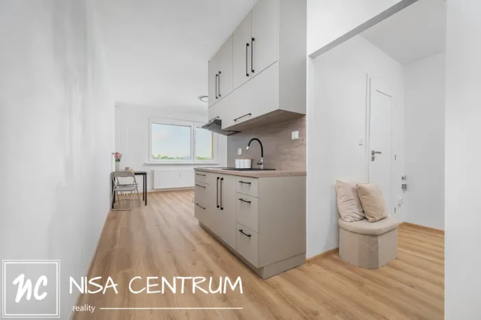Pronájem bytu 1+kk, Liberec, Polní, 27 m2