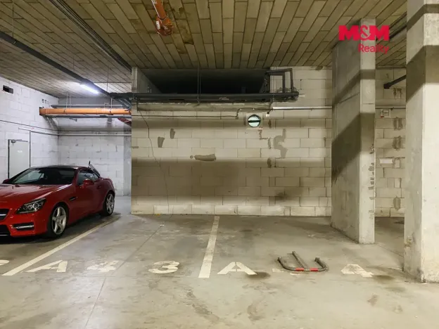 Prodej garážového stání, Brno, Sedláčkova, 26 m2
