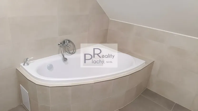 Prodej bytu 2+kk, Hevlín, 63 m2