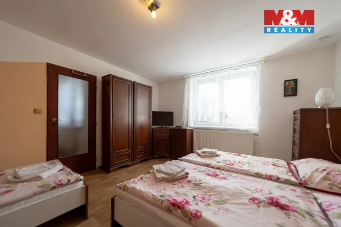 Prodej ubytování, Brandýs nad Orlicí, Husova, 340 m2