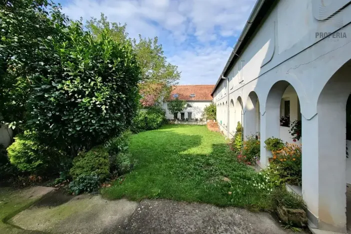 Prodej bytu 5+kk, Měnín, 200 m2