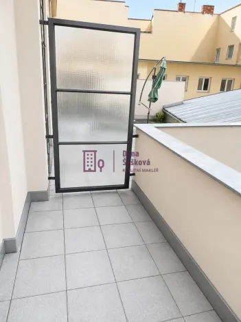 Pronájem bytu 1+kk, Jindřichův Hradec - Jindřichův Hradec I, Komenského, 27 m2