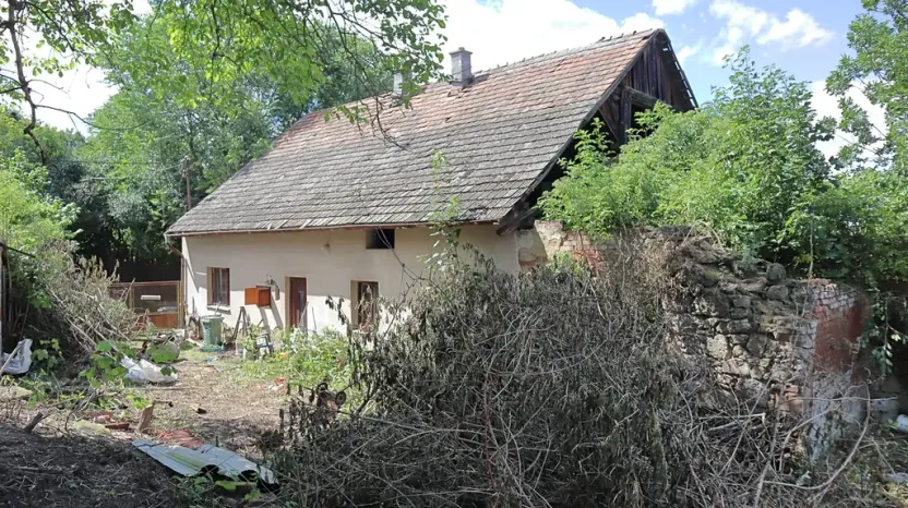 Prodej pozemku pro bydlení, Lešany, 2358 m2