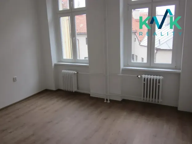 Pronájem bytu 1+kk, Karlovy Vary, Krále Jiřího, 22 m2