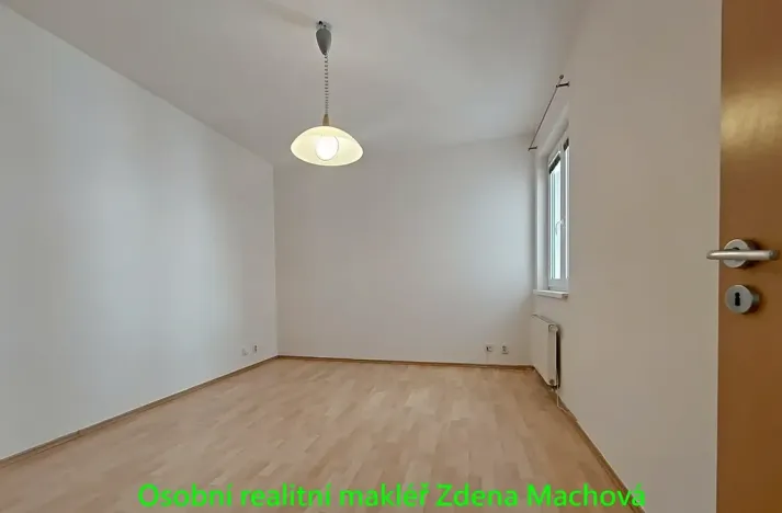 Pronájem bytu 2+kk, Praha - Strašnice, Gutova, 55 m2
