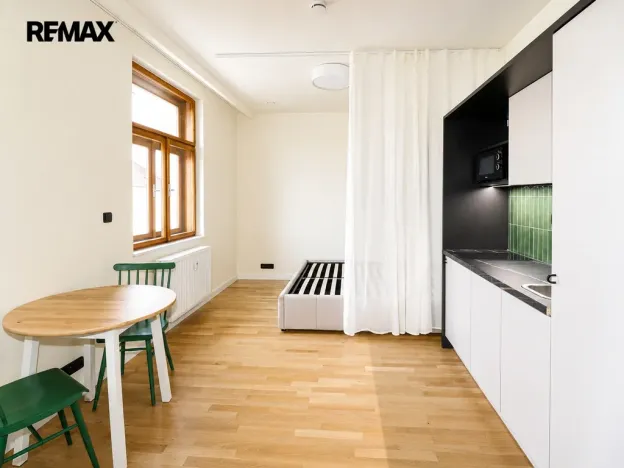 Pronájem bytu 1+kk, Praha - Žižkov, Ondříčkova, 30 m2