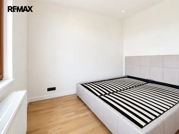 Pronájem bytu 1+kk, Praha - Žižkov, Ondříčkova, 30 m2