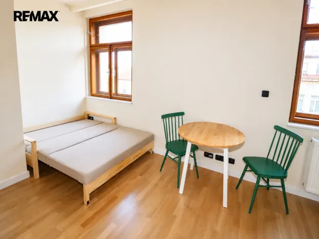 Pronájem bytu 1+kk, Praha - Žižkov, Ondříčkova, 30 m2