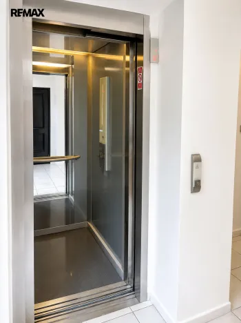 Pronájem bytu 1+kk, Praha - Žižkov, Ondříčkova, 30 m2