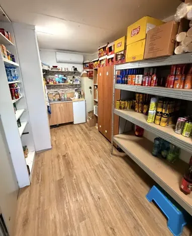 Prodej obchodního prostoru, Kly, 45 m2