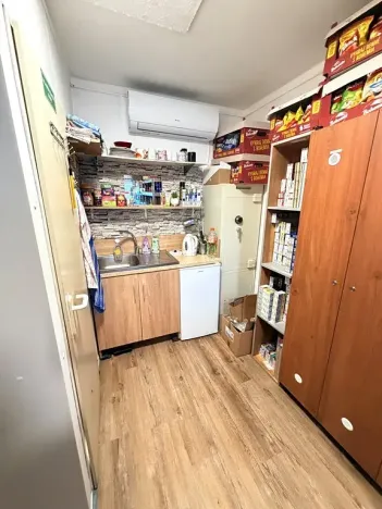 Prodej obchodního prostoru, Kly, 45 m2