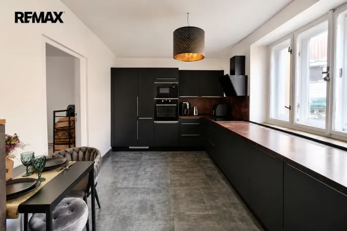 Prodej rodinného domu, Postupice, náměstí Sv. Čecha, 126 m2