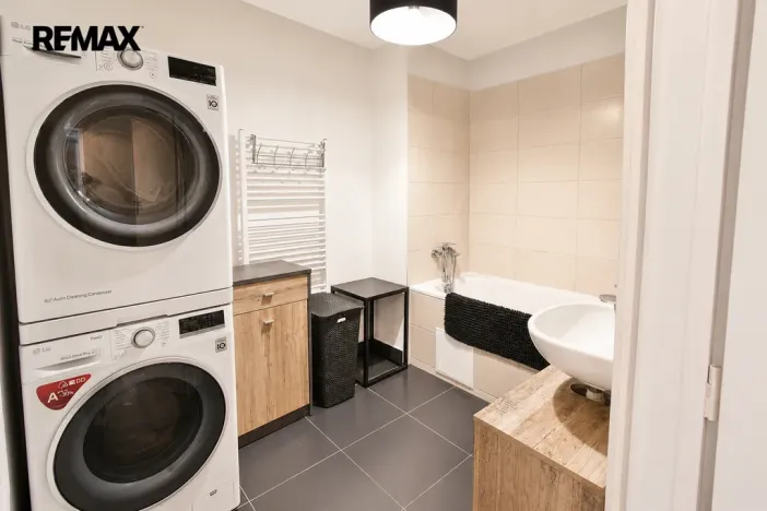 Prodej rodinného domu, Postupice, náměstí Sv. Čecha, 126 m2