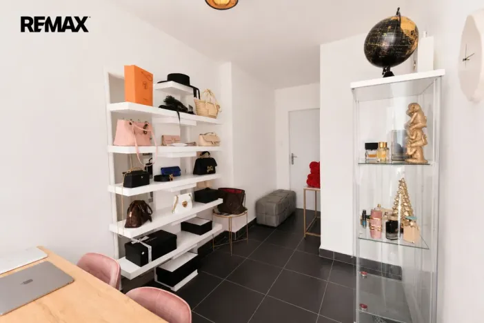 Prodej rodinného domu, Postupice, náměstí Sv. Čecha, 126 m2