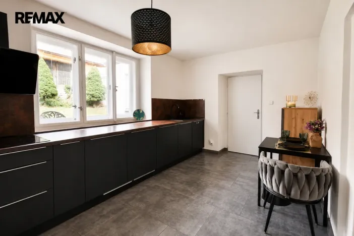 Prodej rodinného domu, Postupice, náměstí Sv. Čecha, 126 m2