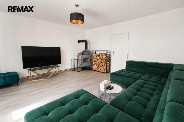 Prodej rodinného domu, Postupice, náměstí Sv. Čecha, 126 m2