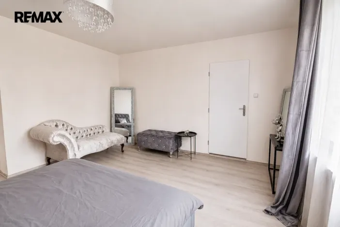 Prodej rodinného domu, Postupice, náměstí Sv. Čecha, 126 m2