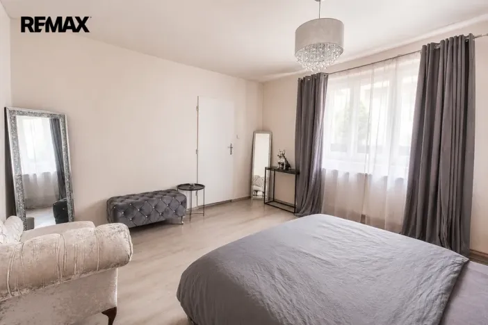 Prodej rodinného domu, Postupice, náměstí Sv. Čecha, 126 m2