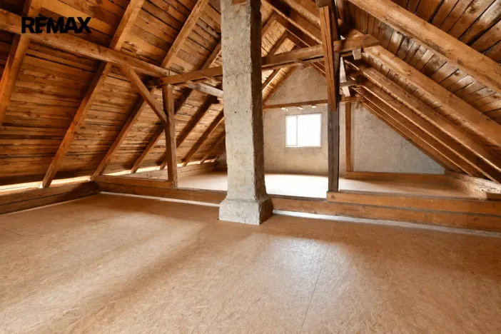 Prodej rodinného domu, Postupice, náměstí Sv. Čecha, 126 m2
