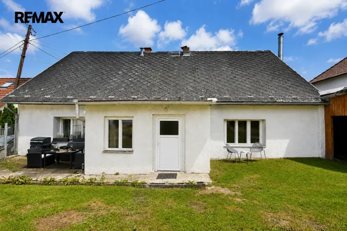 Prodej rodinného domu, Postupice, náměstí Sv. Čecha, 126 m2