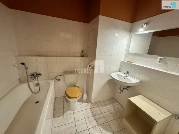 Pronájem bytu 2+kk, Praha - Řeporyje, Wiesenthalova, 45 m2