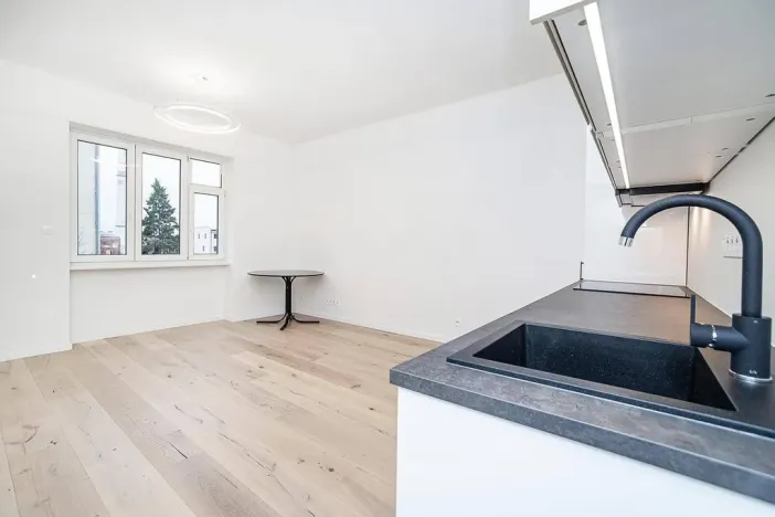 Pronájem bytu 1+kk, Praha - Michle, Brtnická, 30 m2
