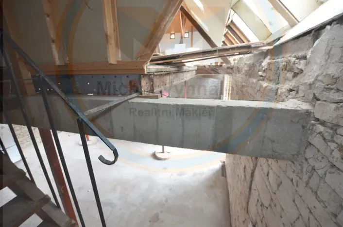 Pronájem komerční, Hrobce, 130 m2