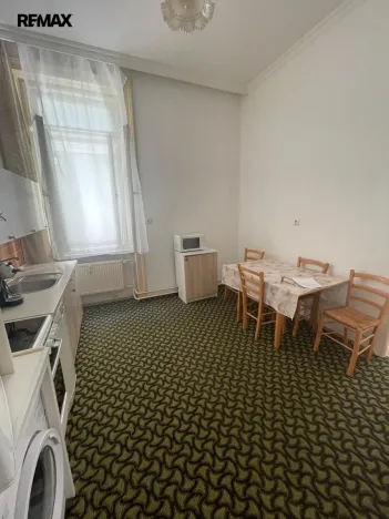 Pronájem bytu 2+1, Karlovy Vary, Tržiště, 59 m2